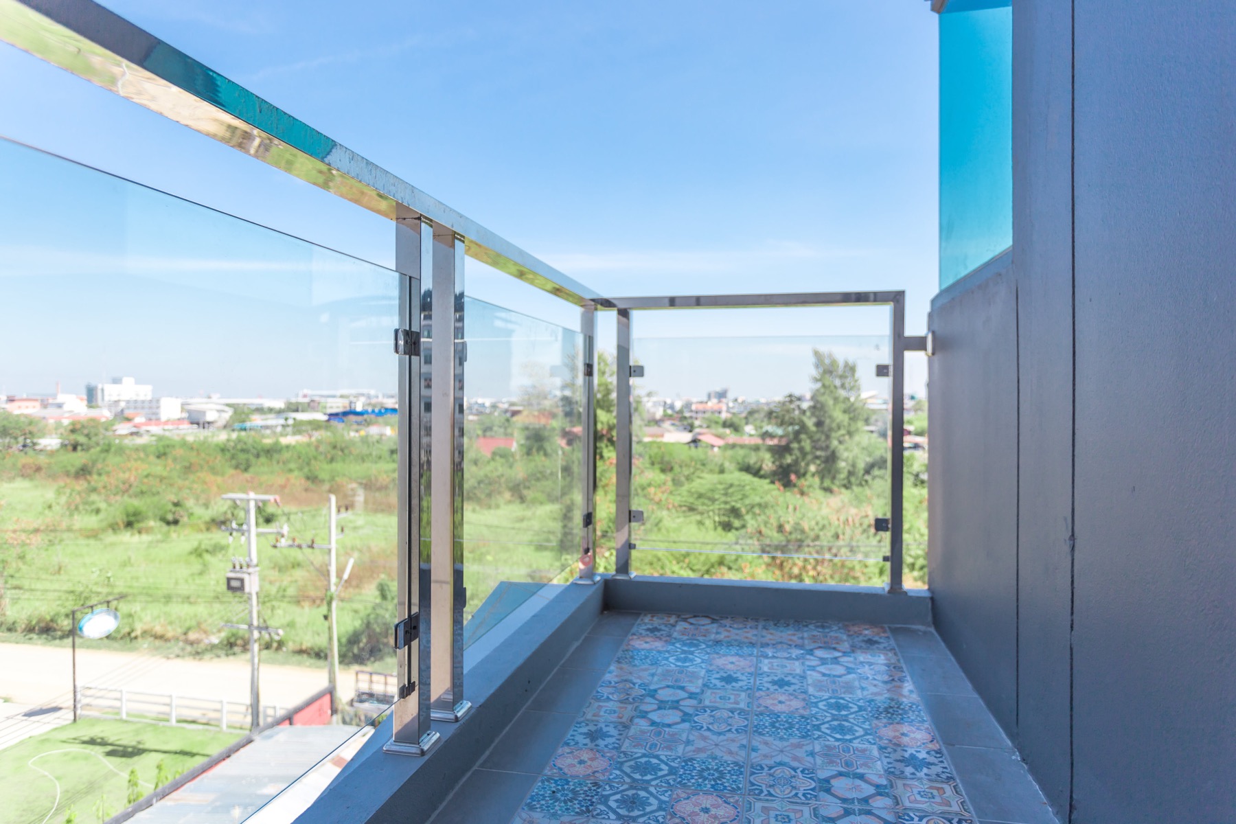 Glass railing and balustrade works
